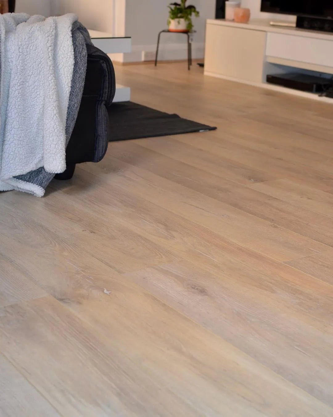 Swish-Aqua-AC5-Colour-Oak-Palena-Room-3 Swish-Aqua-AC5-Colour-Oak-Palena-Room-3