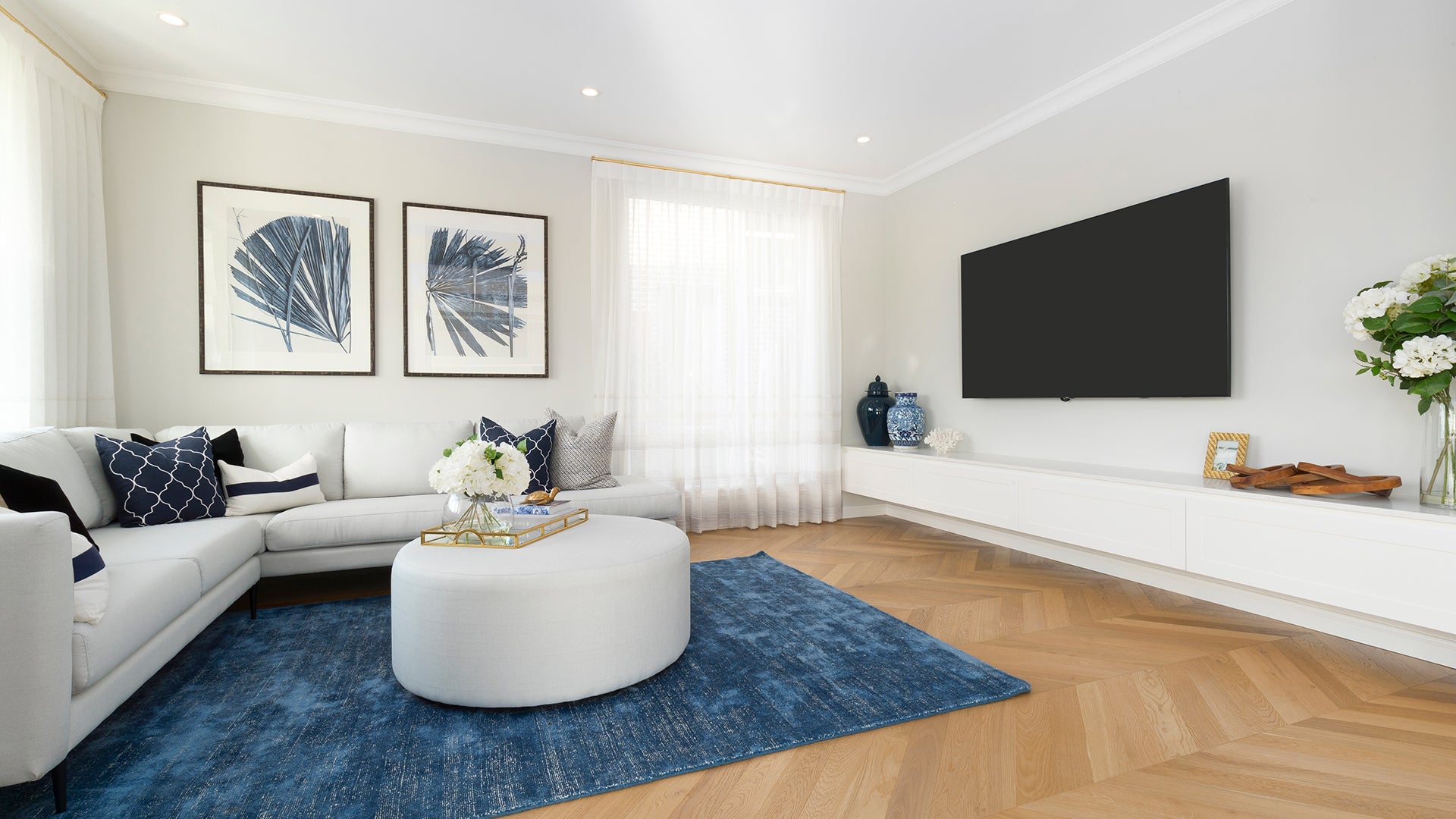 Chevron-De-Marque-Engineered_Timber-Flooring-600_x_90x_21-6mm-Colour-Champagn-4_45d94405-a8c0-47f4-a55a-ae2a5b96c5ff