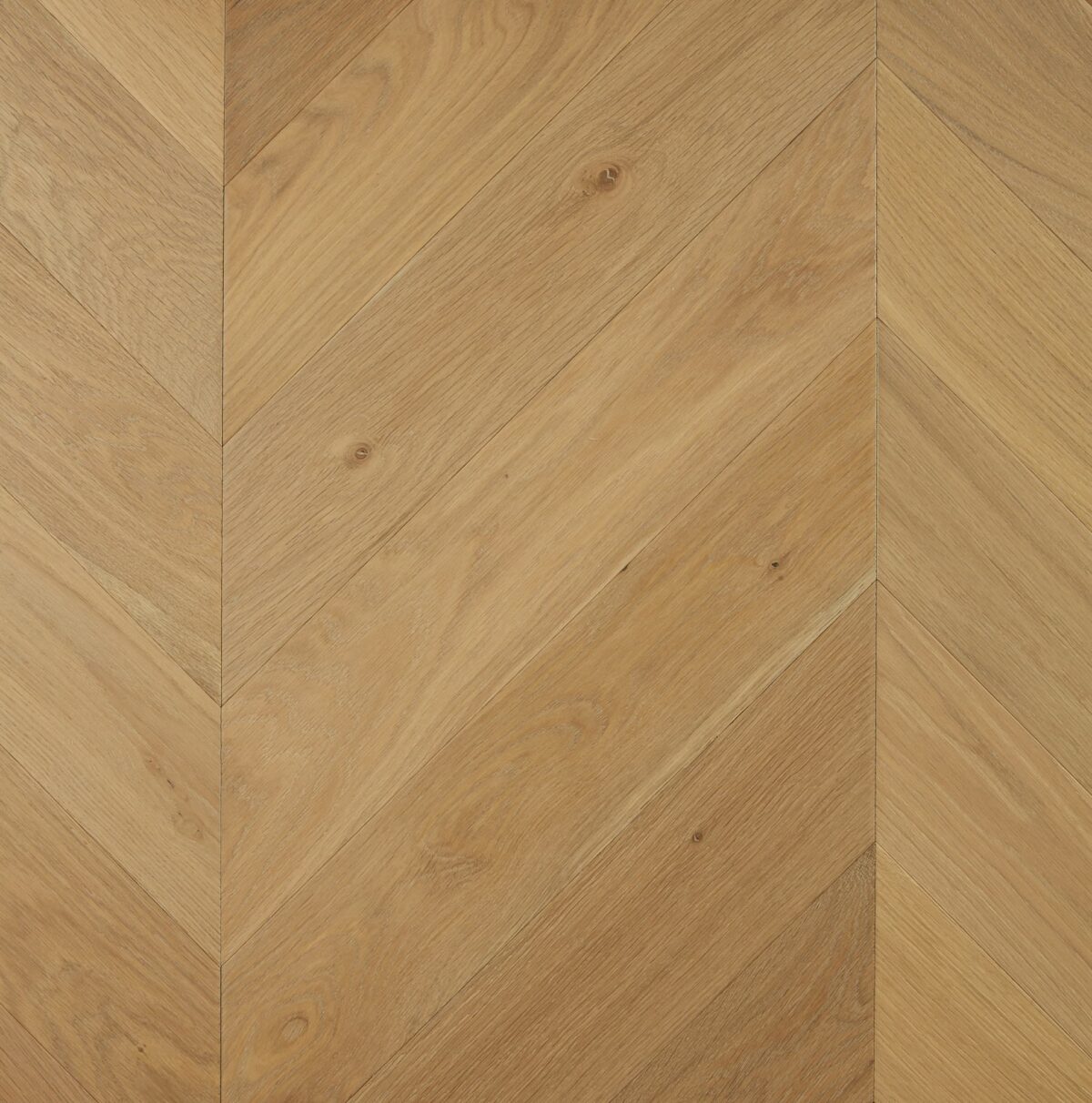 Chevron Timber Flooring – Engineered Oak-15/4mm
