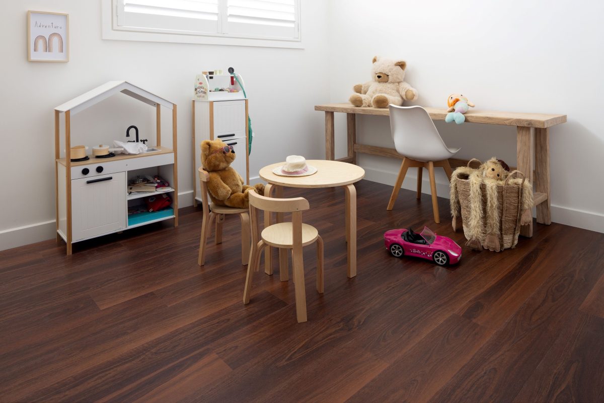 Easi-Plank-Hybrid_Flooring-7.5mm-Colour-Jarrah-1_233cd4d7-a290-438f-a9aa-70adf58abe34