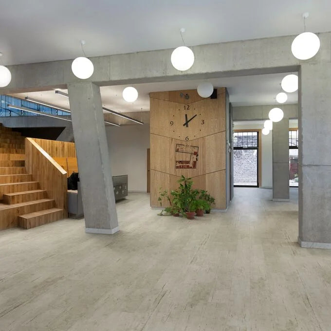 Expona-Simplay-177.8_x_1219.2_x_5mm_-_Colour-Warm-Cracked-Concrete-2584-Room