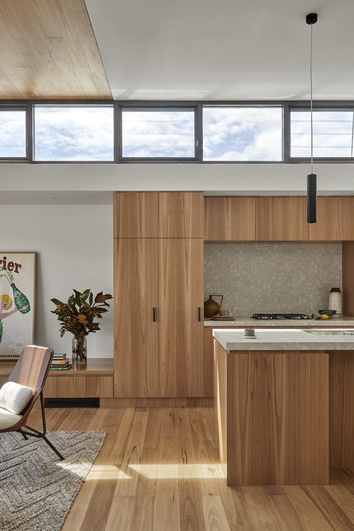 Fiddleback-1860_x_189_x_14-3mm-Brushed_Matte-Colour-Blackbutt-Room-1