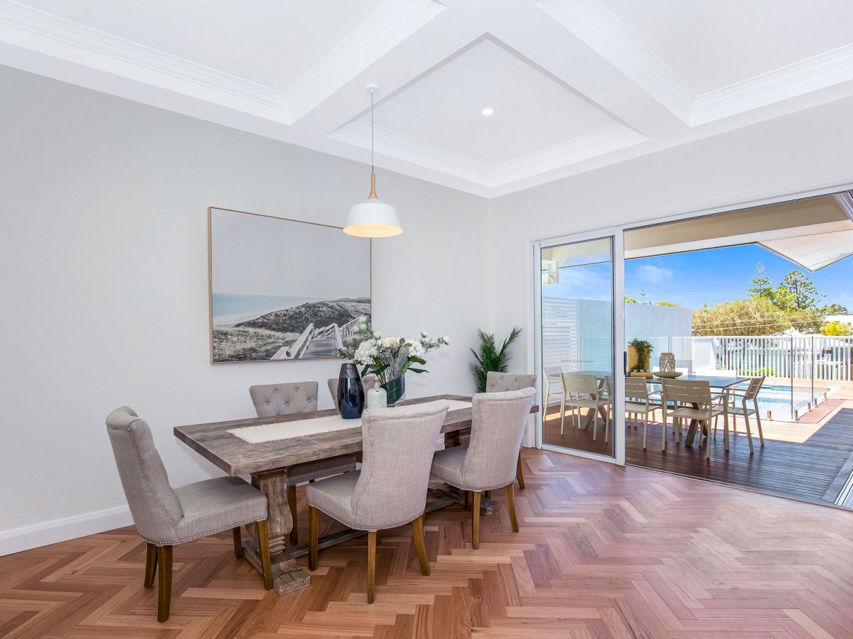 Fiddleback-Herringbone-Brushed-Matte-600_x_120_x_14-3mm-Colour-Blackbutt-Room-2