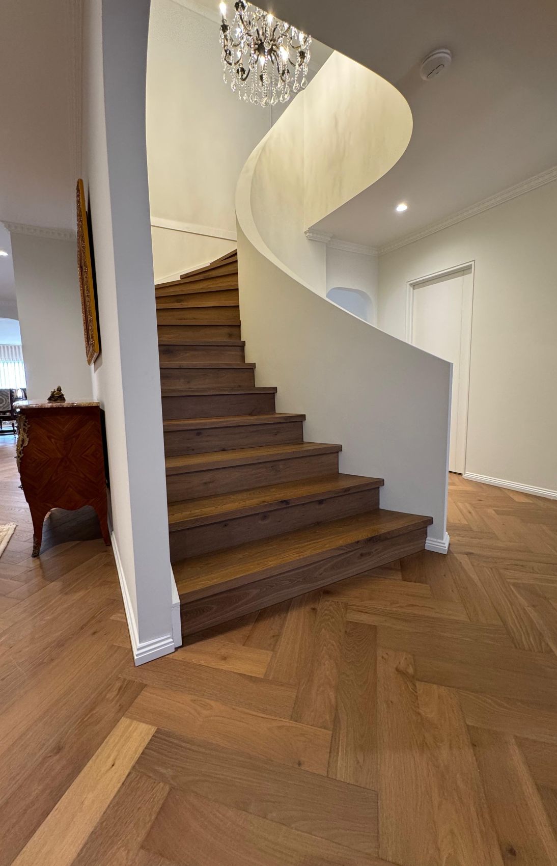 HB-Colour-Smoked-Brown-1048-stairs-1