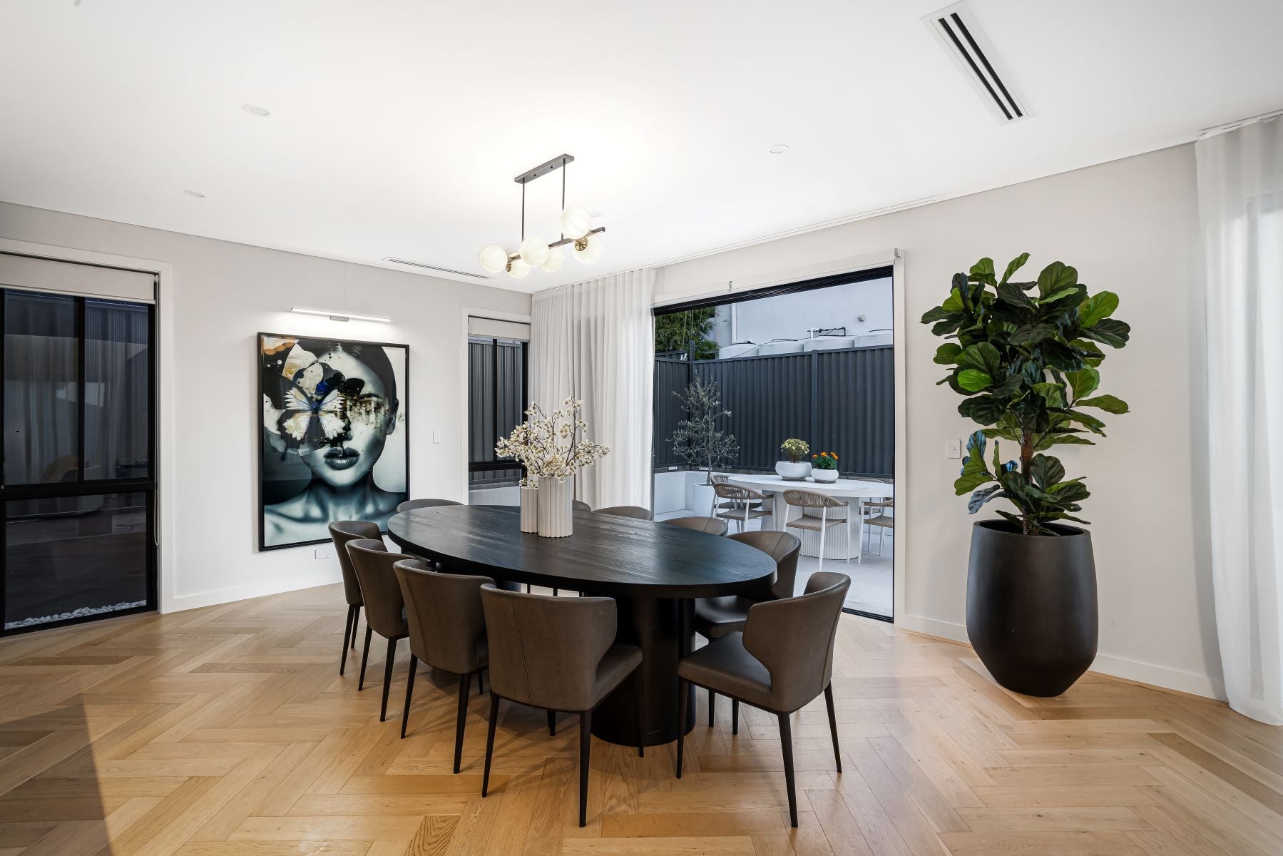 HB-Prime-3001153-Light-Neutral-Dining