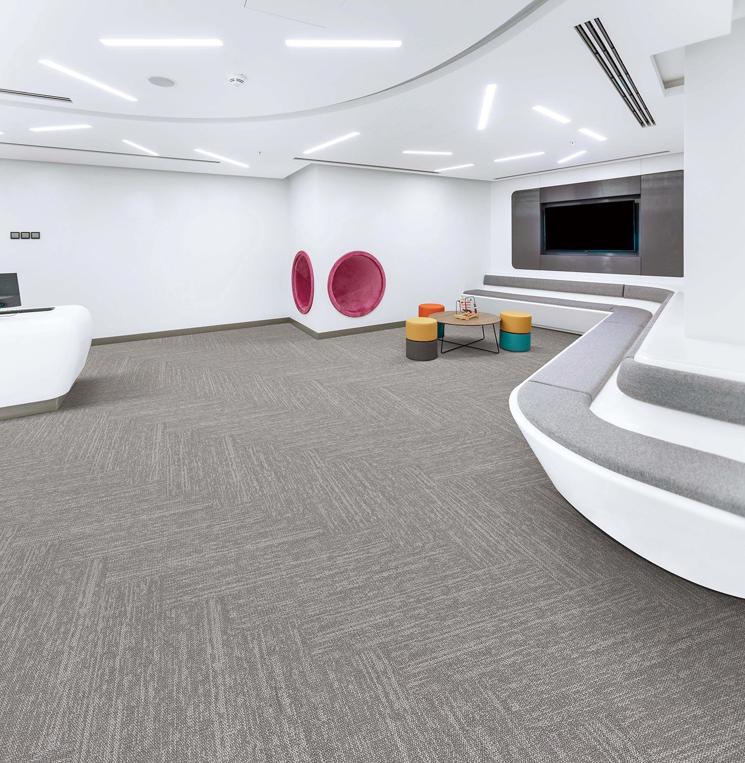 Latitude_Horizon_Carpet_Plank
