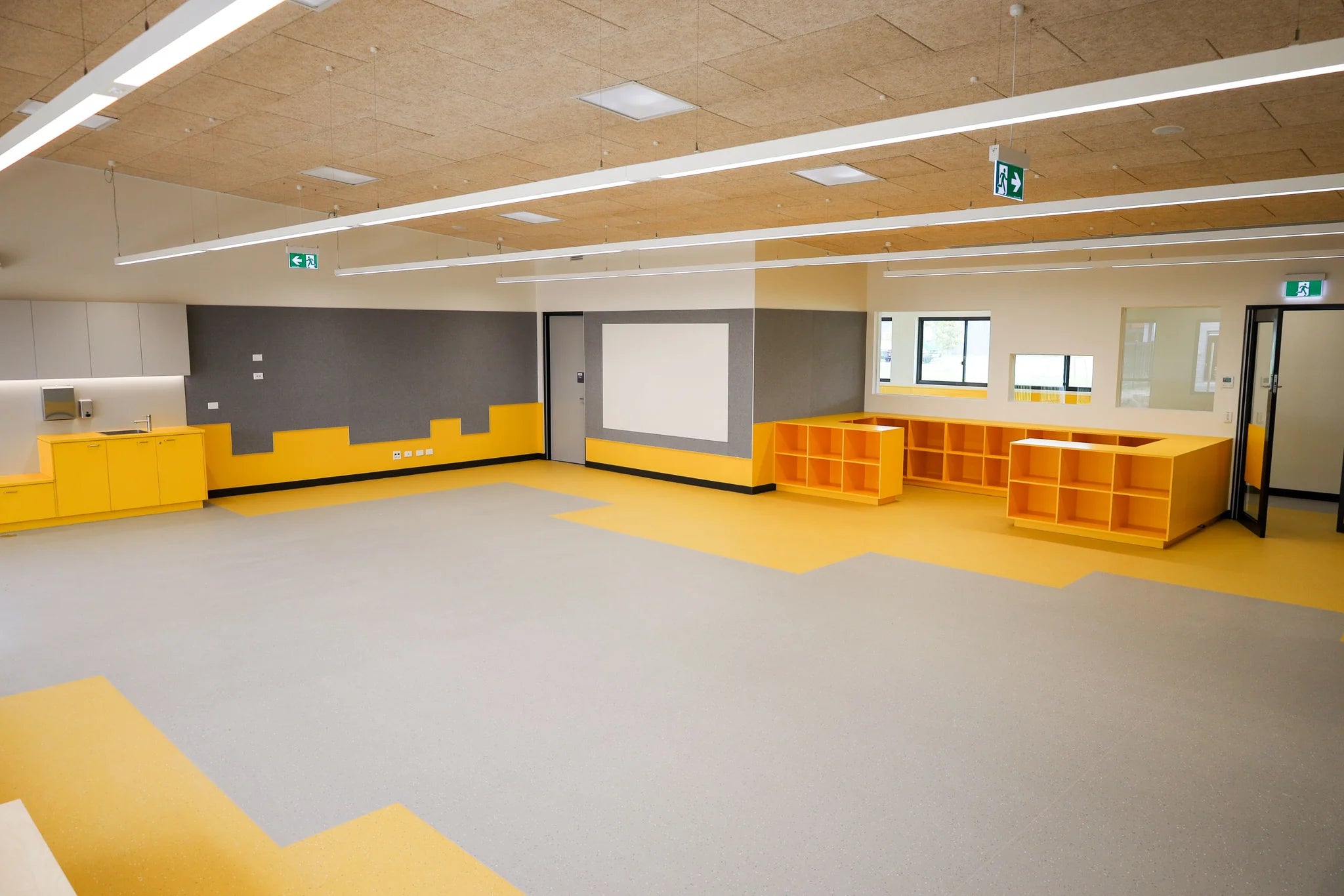 Natralis-Vinyl_Sheet_Flooring_-_20M_x_1.8M_x_2mm_Thickness_-_Colour_-_Wattle_and_Stringy_Bark-10