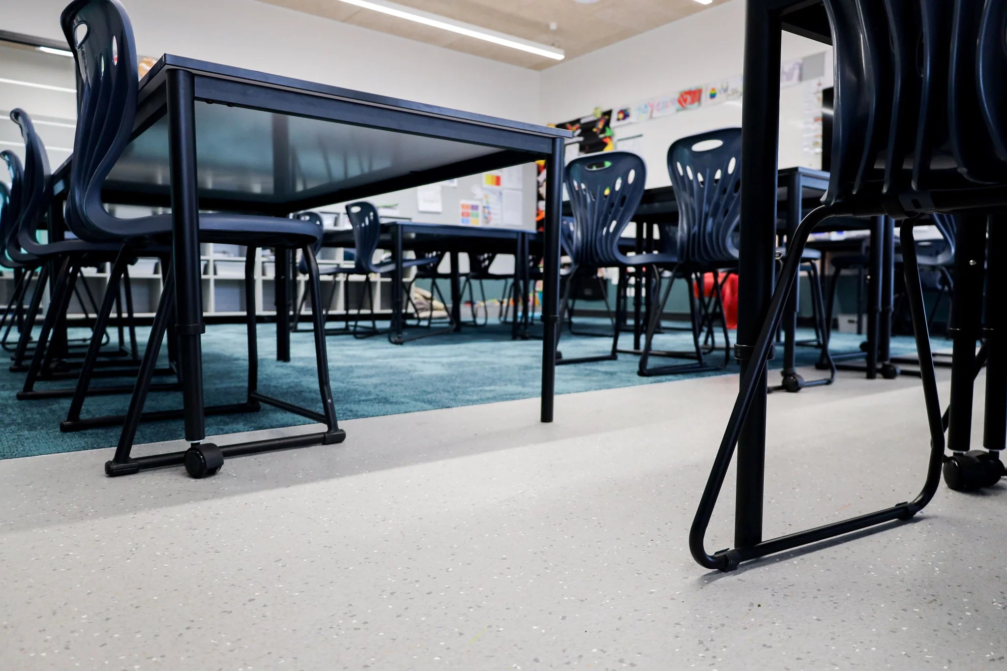Natralis-Vinyl_Sheet_Flooring_-_20M_x_1.8M_x_2mm_Thickness_-_Colour_Stringy_Bark-1