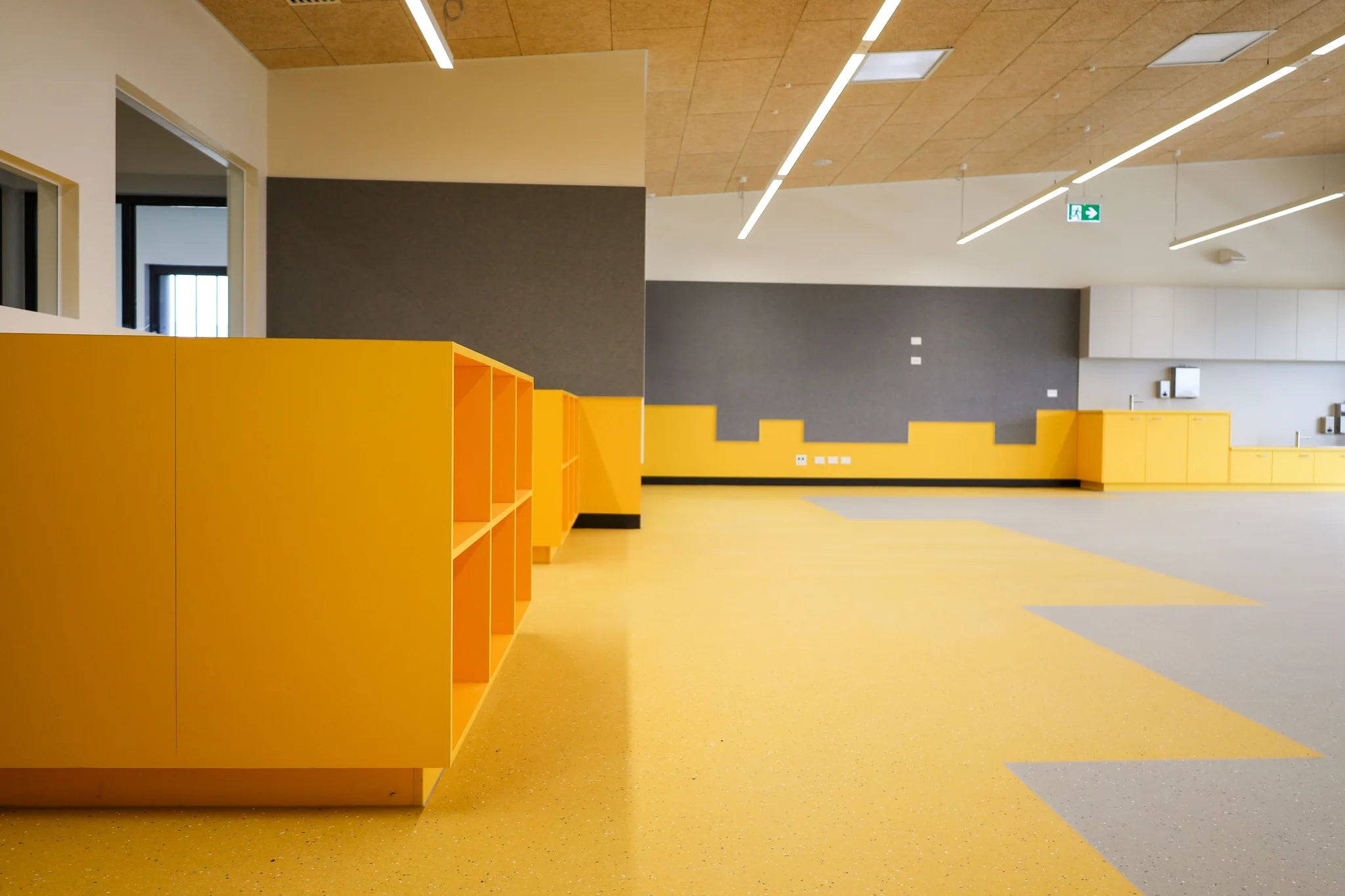 Natralis-Vinyl_Sheet_Flooring_-_20M_x_1.8M_x_2mm_Thickness_-_Colour_Wattle-and-_Stringy_Bark-9