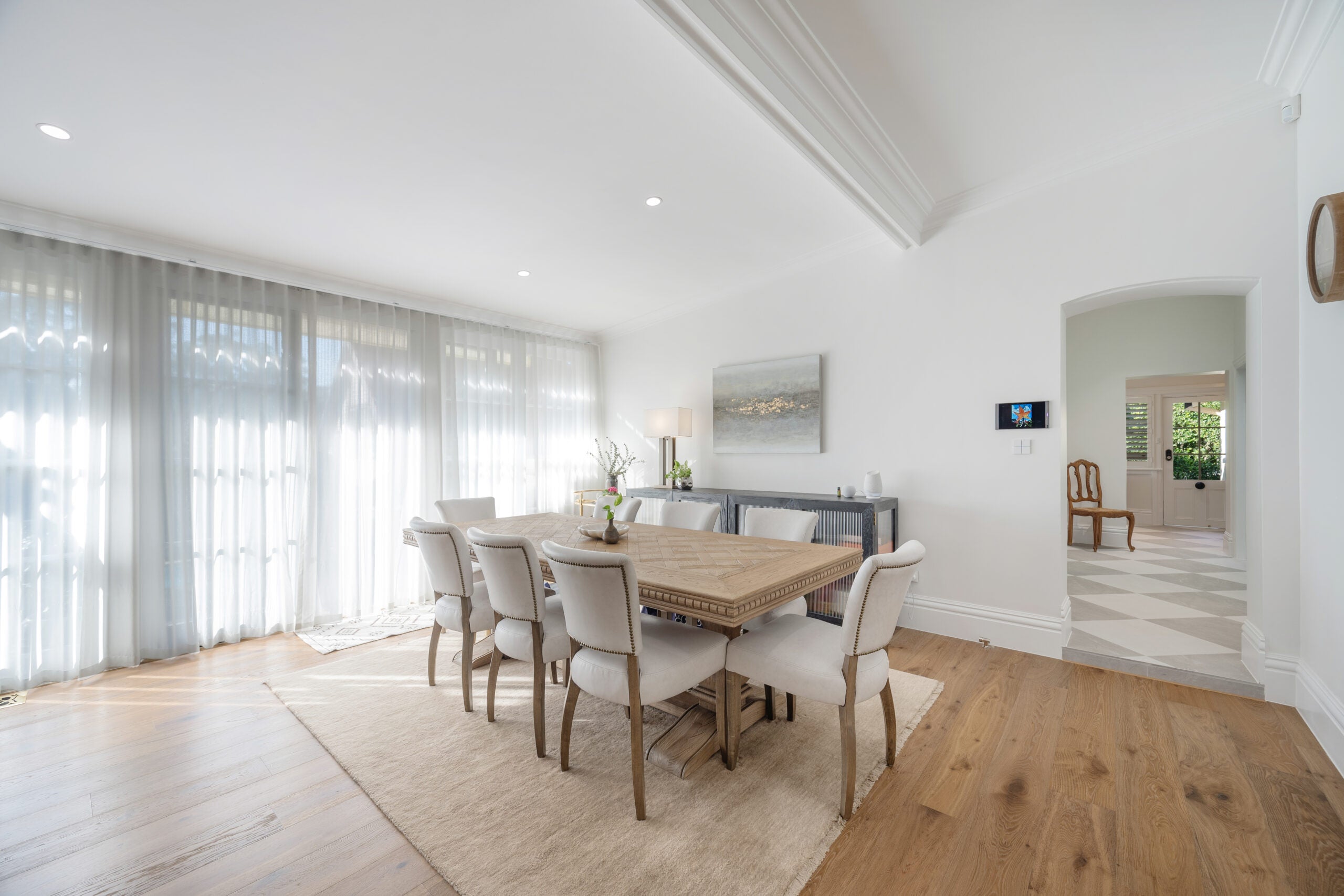 Natural-Grade-Colour_-_Smoked-Brown-Room-1