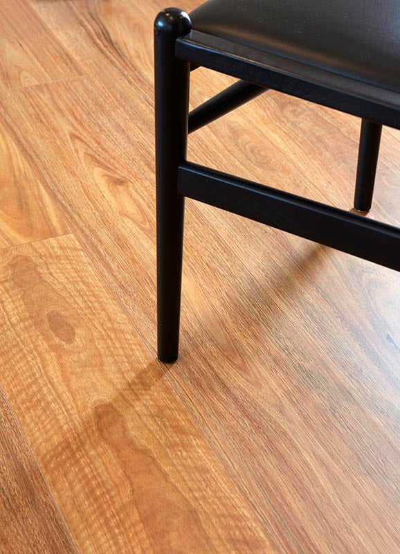 Oakleaf-Standard-8mm-Spotted-Gum-2