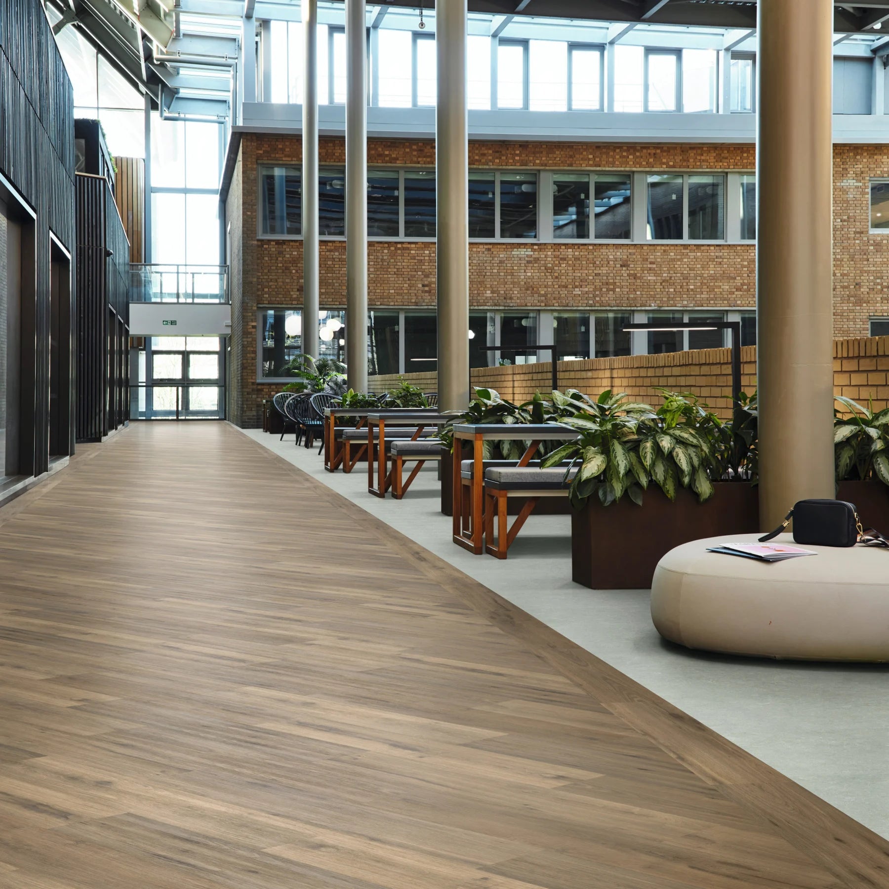 Opus-2.5mm-LVT-Colour-Valencia-SP813-Room2