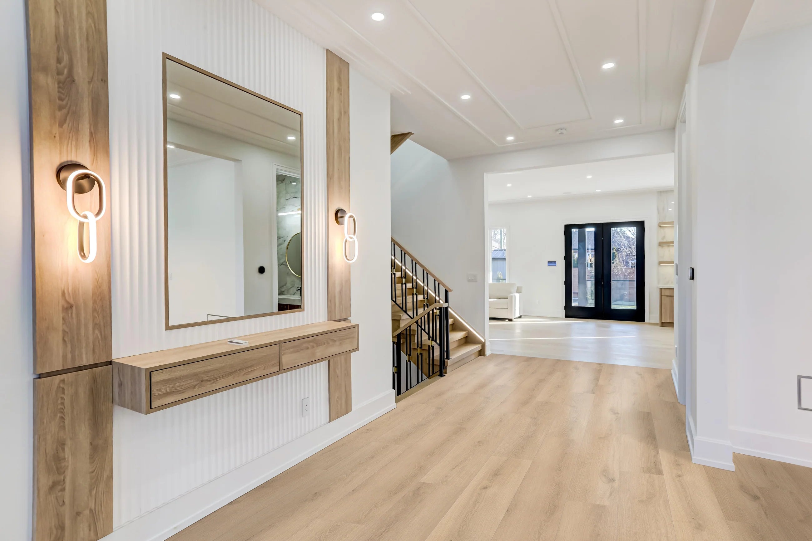 Pantora-Amor-lamiante-Colour-Ivory_Sand_oak-L1504-Room