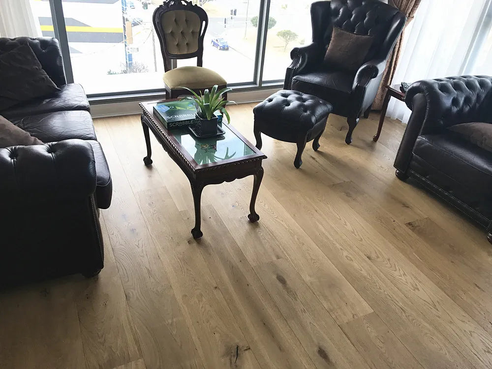 Swish_Oak_-Engineered_Timber_Flooring_4mm_top_Layer-Colour-Country-Caramel-Oak