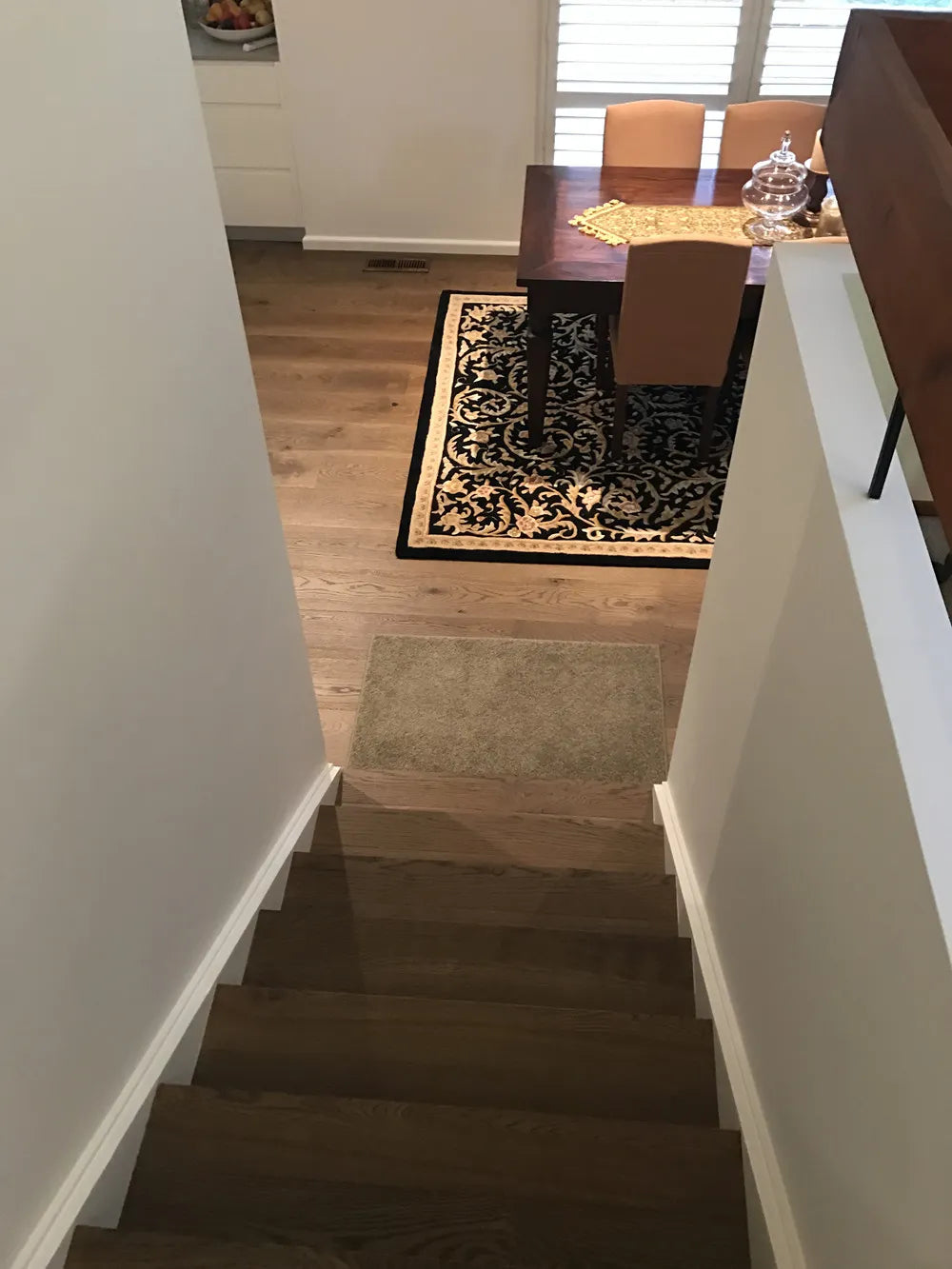 Swish_Oak_-Engineered_Timber_Flooring_4mm_top_Layer-Colour-Elegant-Walnut-Room-1