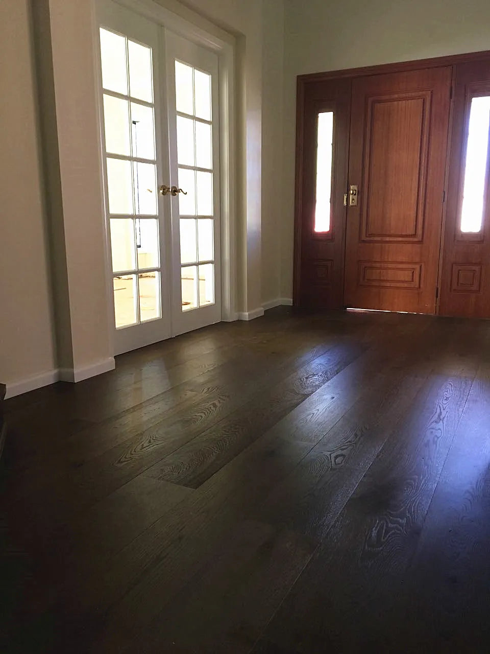 Swish_Oak_-Engineered_Timber_Flooring_4mm_top_Layer-Colour-Urban-Antique-Oak-Room
