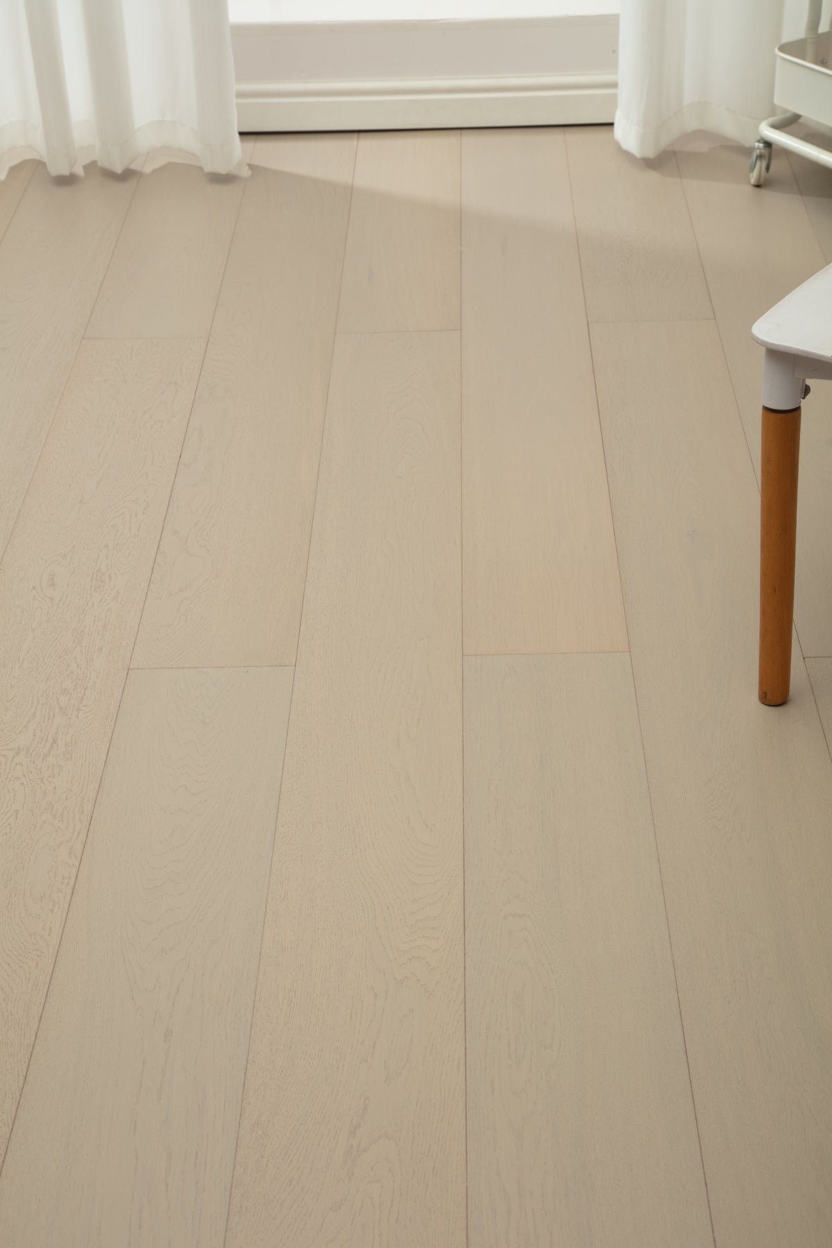 Timber-Oak-Colour-Alabaster-LF113-Room